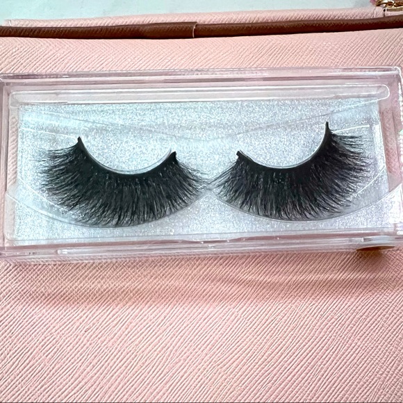 Name of lashes: Drama Queen - Picture 1 of 1